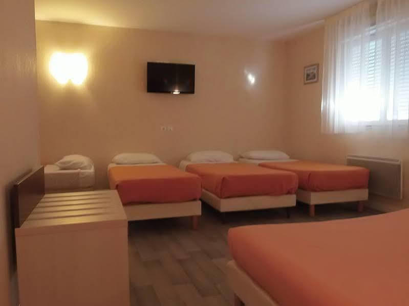 Hotel Azur Saint Junien Cit'Hotel 外观 照片
