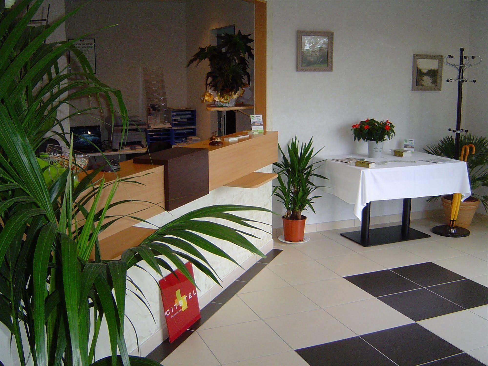 Hotel Azur Saint Junien Cit'Hotel 外观 照片